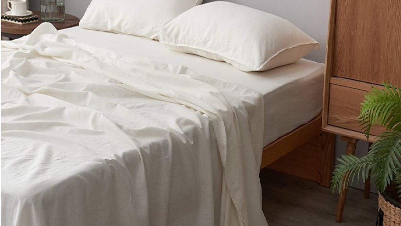 Getting Comfortable In Fine Bedsheets From The Sheet Society
