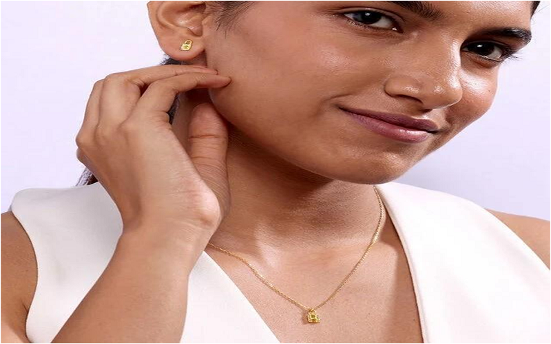 Rule Your World with the Elegance of Gold Jewellery