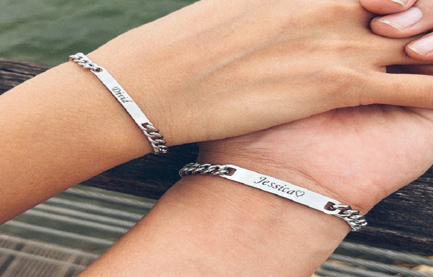 A Love Story on Your Wrist: Why Customized Couple Bracelets Are the Most Personal Gift You Can Give